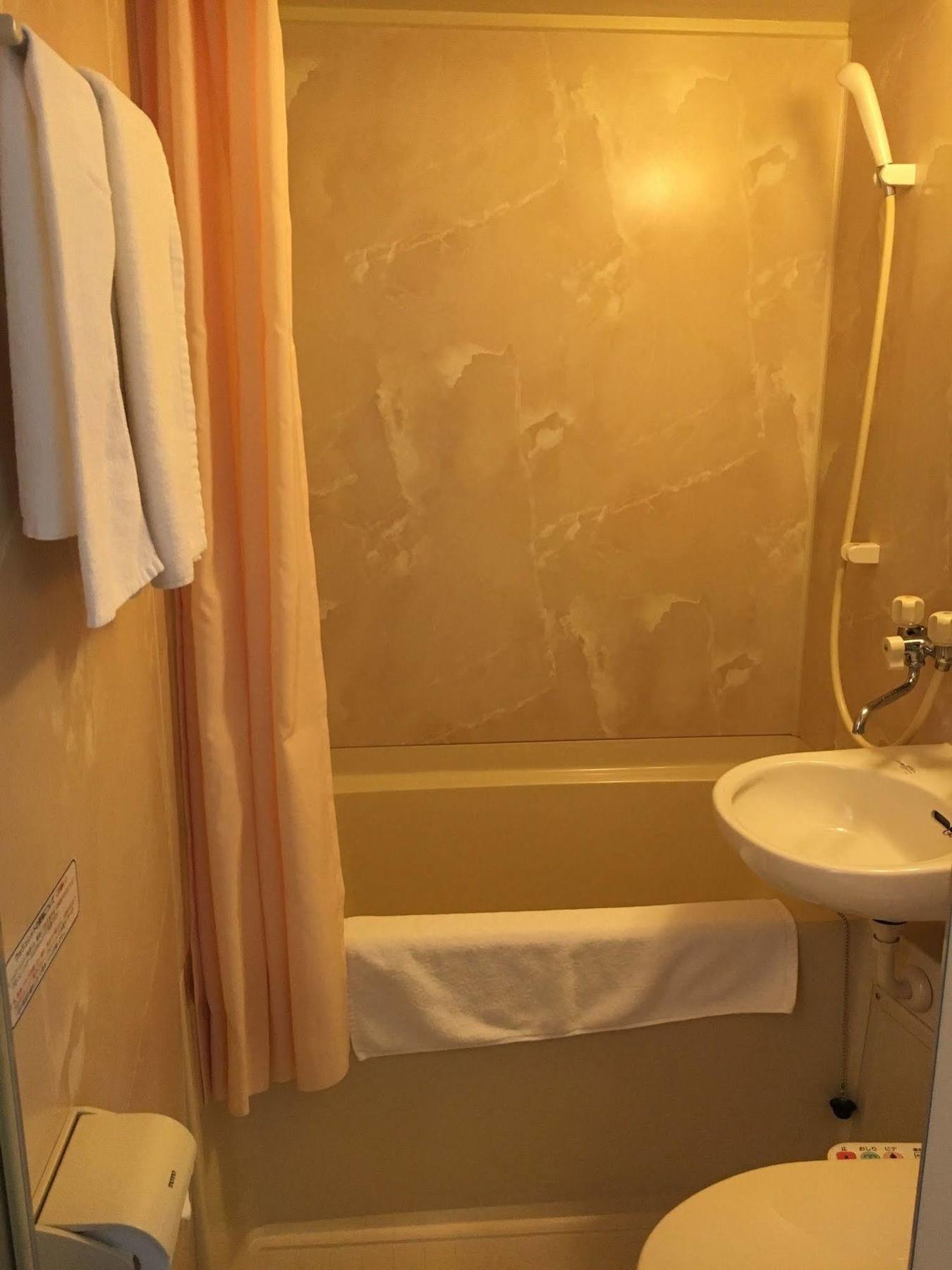 Fukuyama Rose Garden Hotel Екстериор снимка
